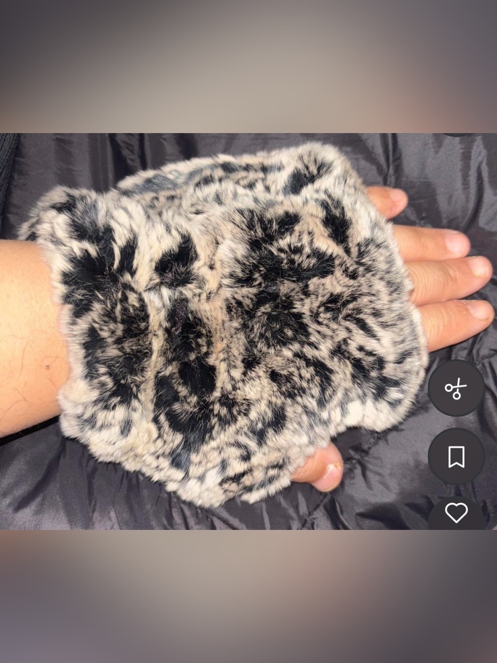 Linda Richards New York Rabbit Fur Fingerless Glove - 1 Glove only